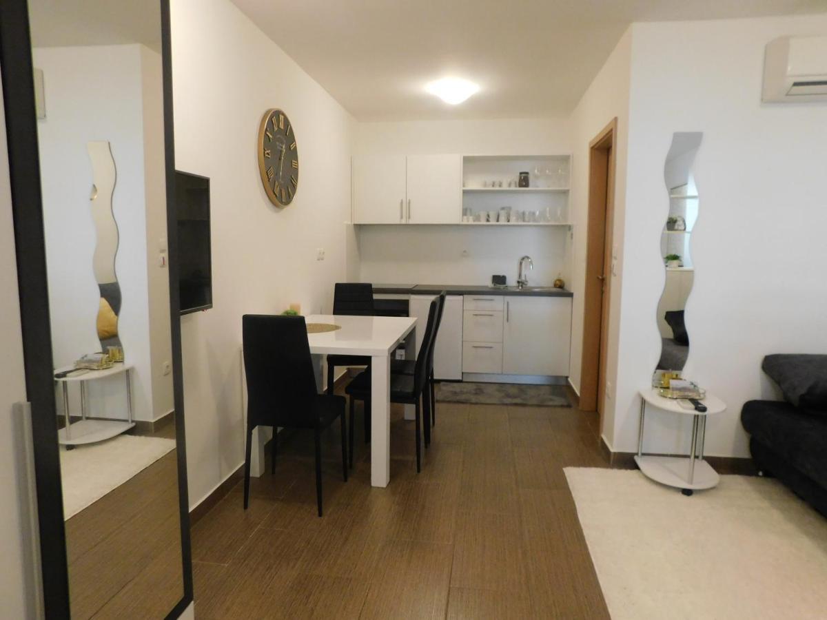 Modern Center Studio Under The Castle - Free Parking Apartment Ljubljana Exterior photo